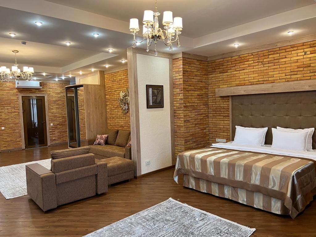 City Stay Апарт-Отель Алматы ภายนอก รูปภาพ